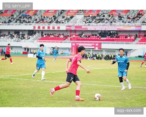 Griezmann借社交媒体号召支持草根足球，积极推动青少年足球发展引关注