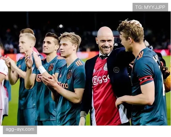 滕哈赫详解进攻端优化策略：团队协作与灵活战术推动球队状态回升