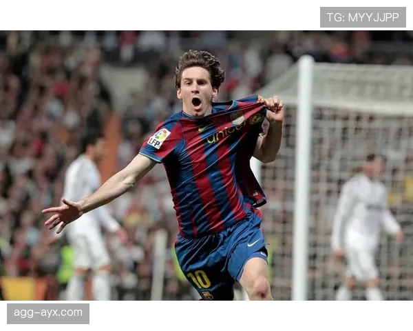 梅西 vs 韦斯利·斯内德:技术核心与全能中场的角色价值对比 梅西 vs 韦斯利·斯内德:技术核心与全能中场的角色价值对比