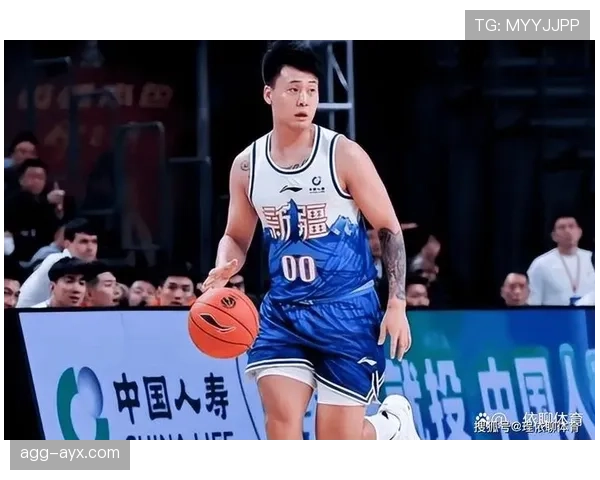 赵睿赛后出门那一刻，包比球衣还吸睛